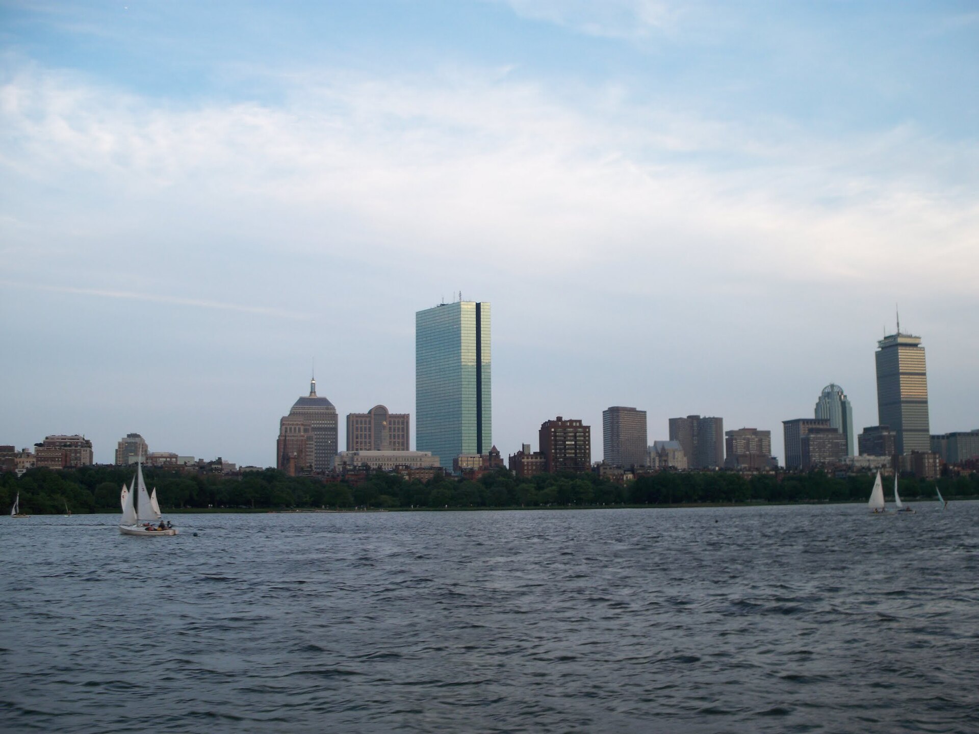 찰스강 너머로 보이는 보스턴 백베이 스카이라인 / Boston Back Bay skyline over the Charles River