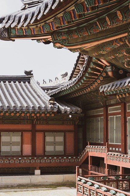 Painted eaves of Gyeongbokgung Palace, Seoul